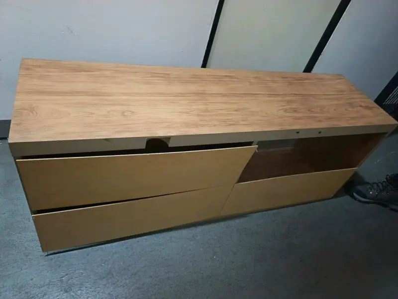 Mueble de madera con cajones udado - 2
