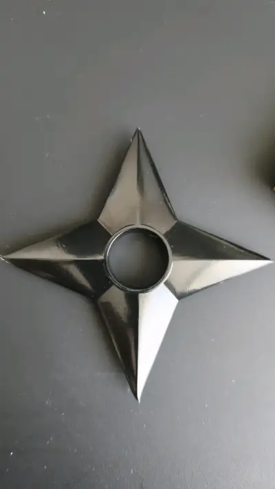 Accesorio Shuriken Naruto con logo Konoha - miniatura 3