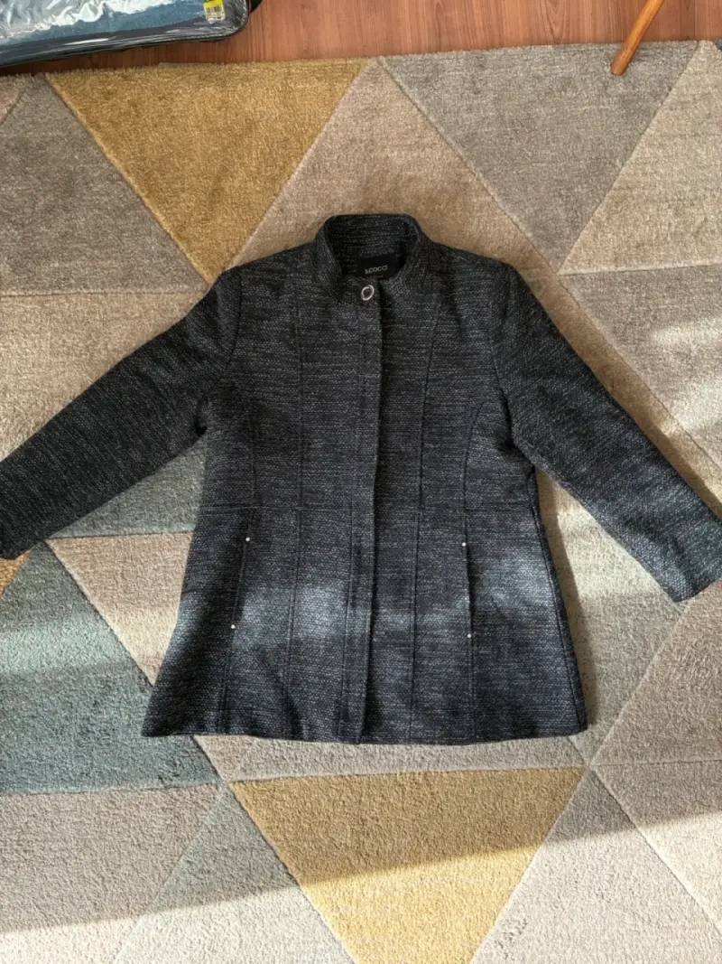 Abrigo negro jaspeado de mujer marca S.cocci - 1