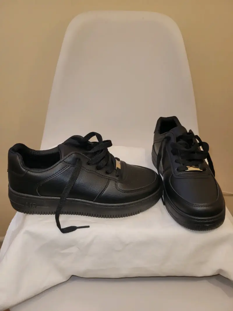 Zapatillas negras deportivas unisex - 1