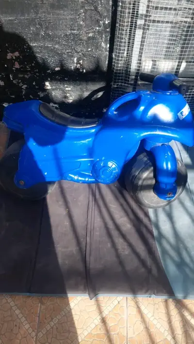 Moto correpasillos infantil azul - miniatura 1