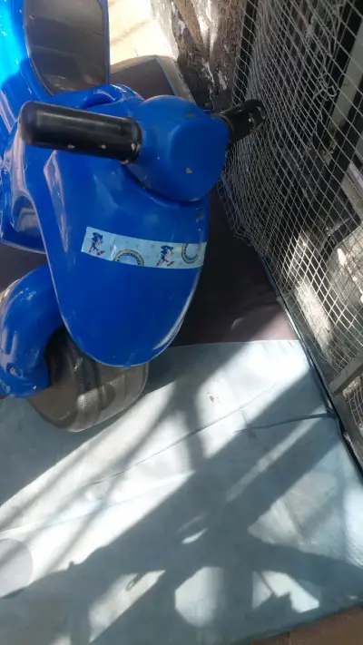 Moto correpasillos infantil azul - miniatura 2