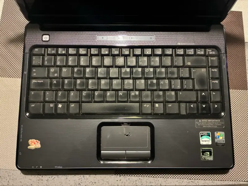 Laptop Compaq usada con Windows Xp - 3