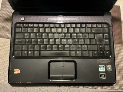 Laptop Compaq usada con Windows Xp - miniatura 3