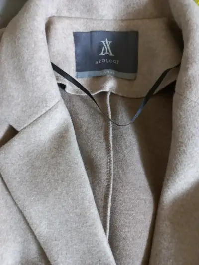 Abrigo beige elegante para mujer - miniatura 2
