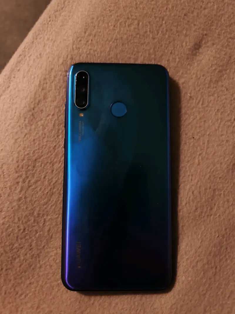 Smartphone Huawei con pantalla grande - 2