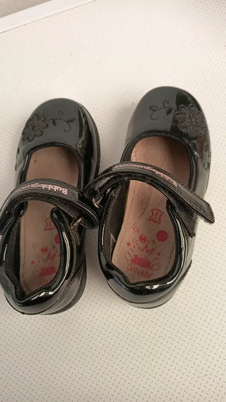 Zapatos de charol negros para niña - 1