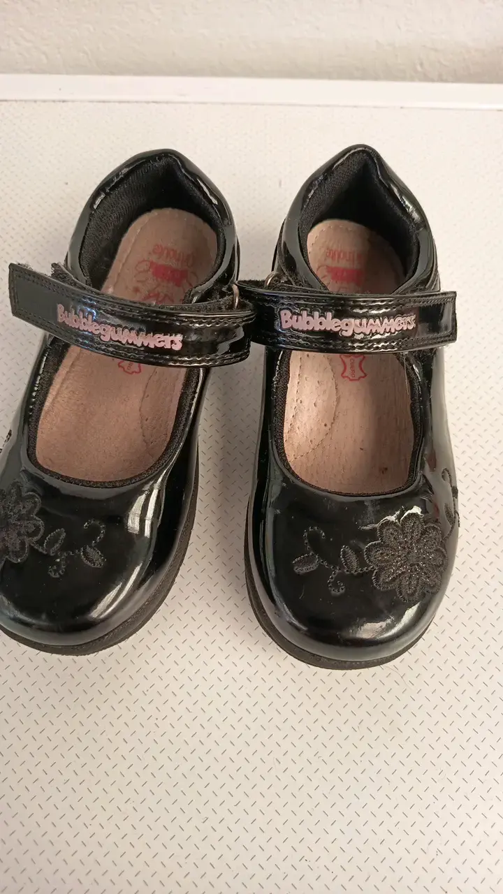 Zapatos de charol negros para niña - 2