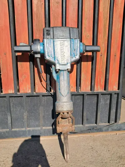 Martillo demoledor Makita usado - miniatura 2