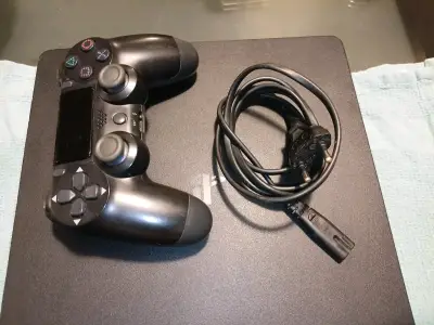 Consola PlayStation 4 slim - miniatura 1