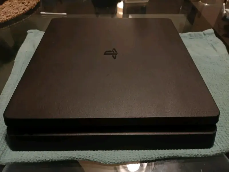 Consola PlayStation 4 slim - 2
