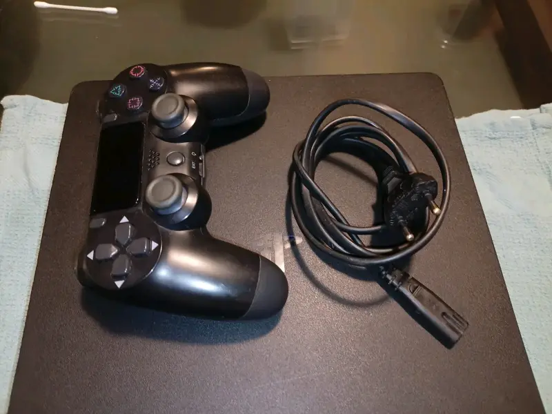 Consola PlayStation 4 slim - 3