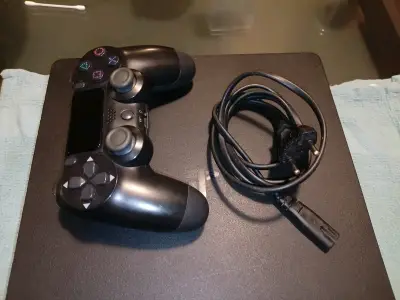Consola PlayStation 4 slim - miniatura 3