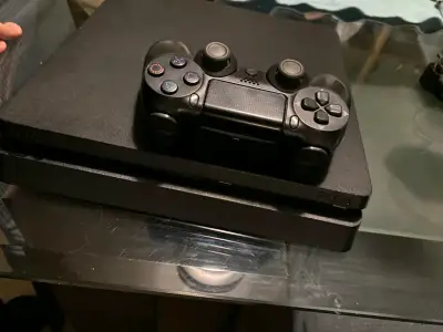 Consola PlayStation 4 slim - miniatura 4