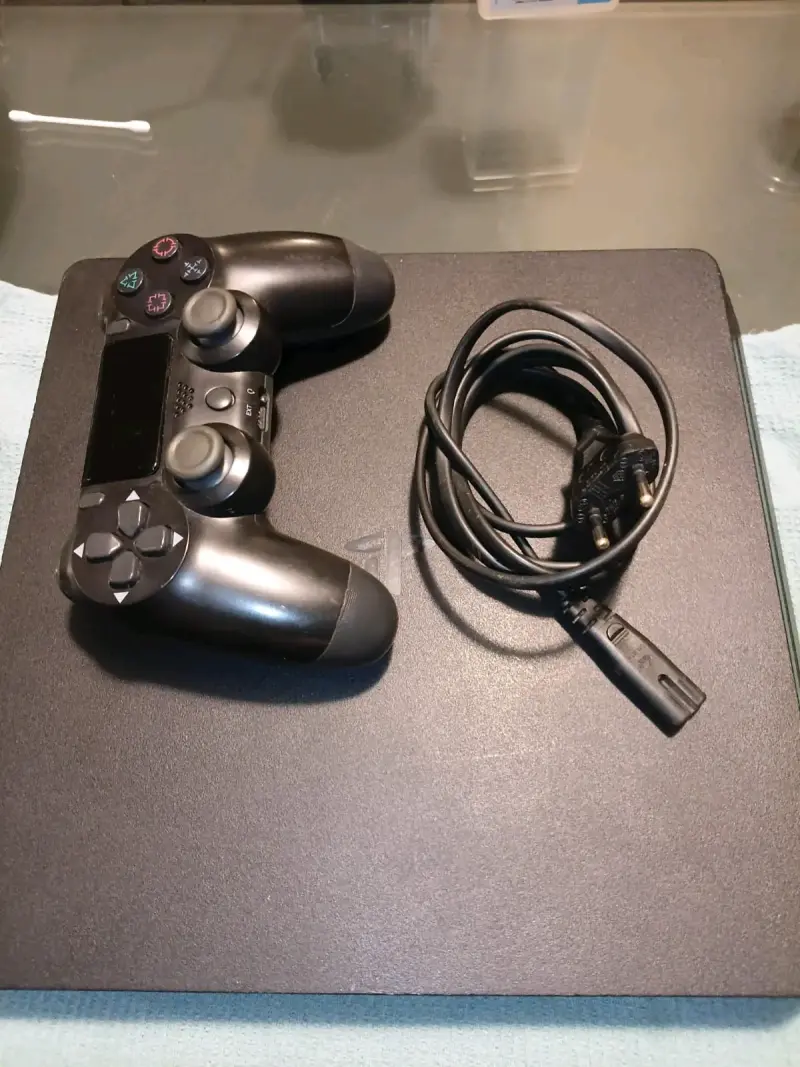 Consola PlayStation 4 slim - 5