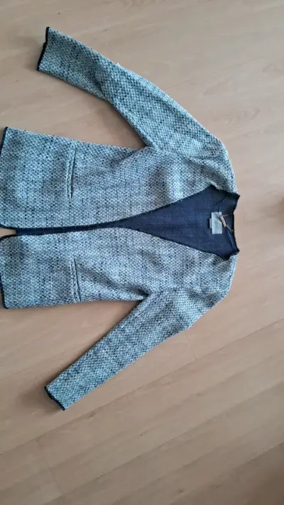 Blazer de tweed gris para mujer - miniatura 1