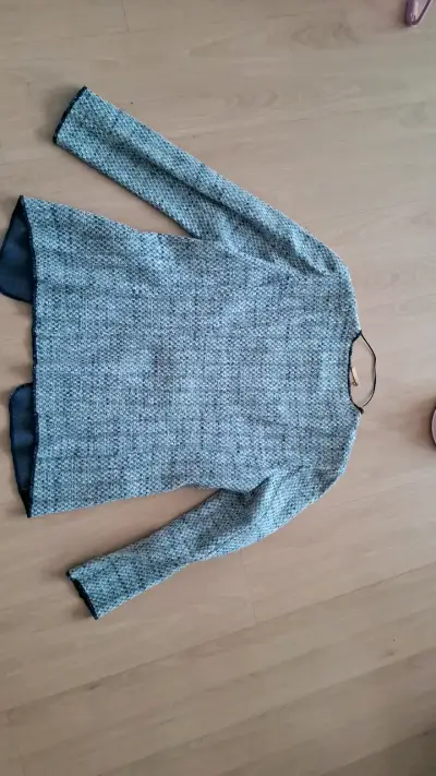 Blazer de tweed gris para mujer - miniatura 3