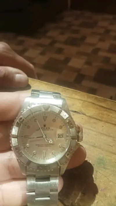 Reloj de pulsera plateado de lujo - miniatura 1