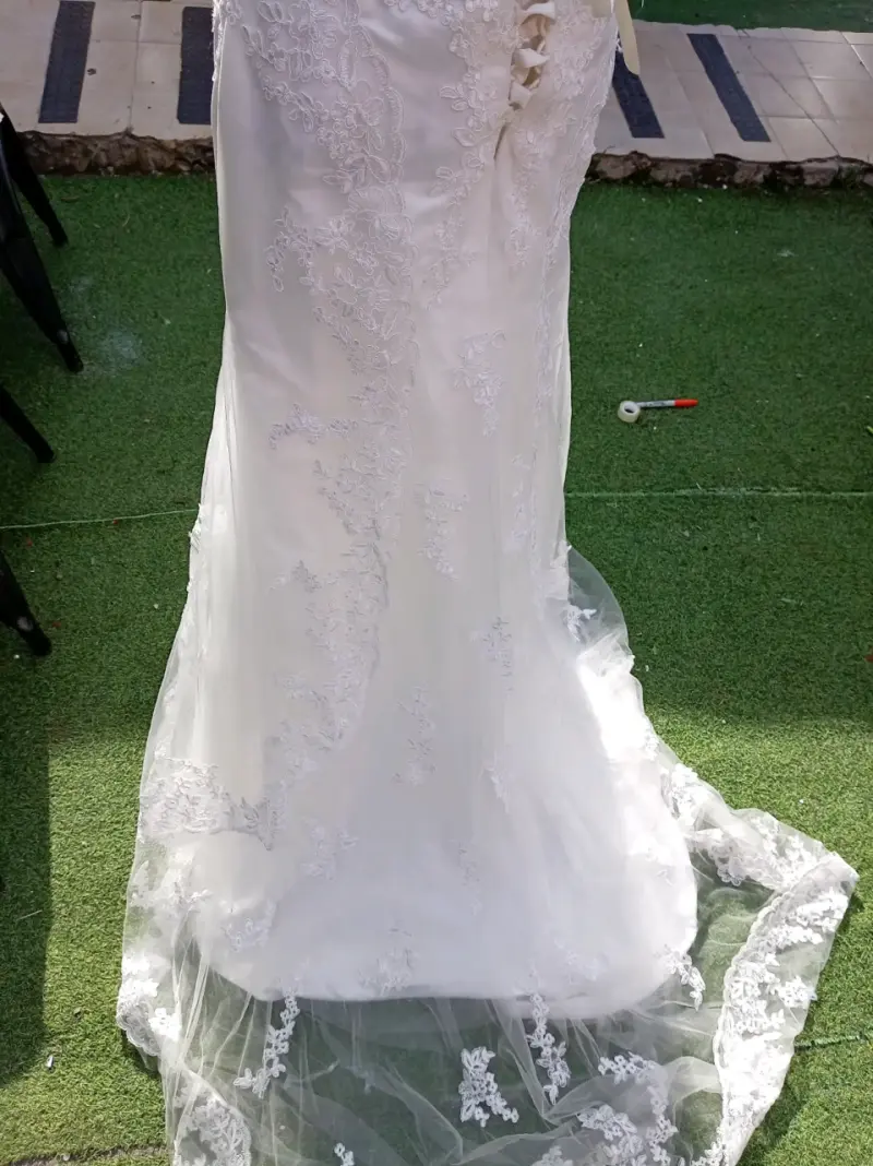 Vestido de novia blanco con encaje elegante - 5