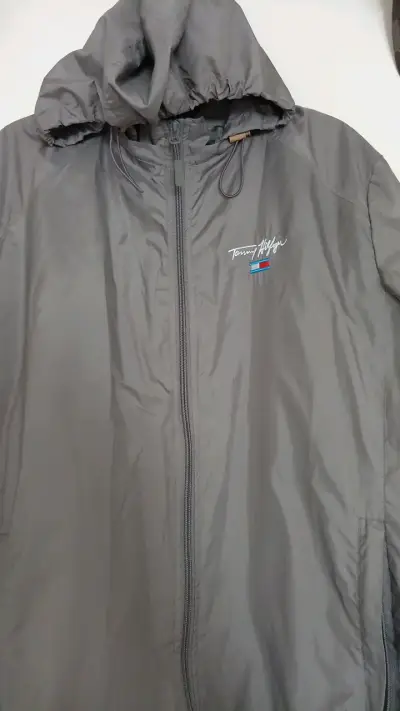 Chaqueta cortaviento Tommy Hilfiger gris - miniatura 3