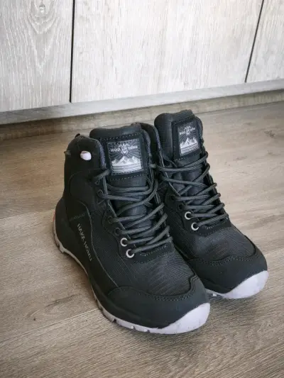 Botin Mujer Morro Gris Haka Honu Semi nuevas - miniatura 1