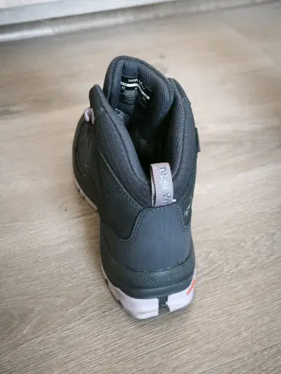 Botin Mujer Morro Gris Haka Honu Semi nuevas - miniatura 3