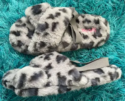 Pantuflas de felpa con diseño animal print Sybilla - miniatura 3