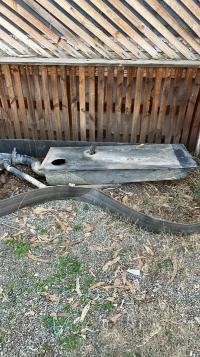 Tanque séptico de plástico usado - miniatura 4