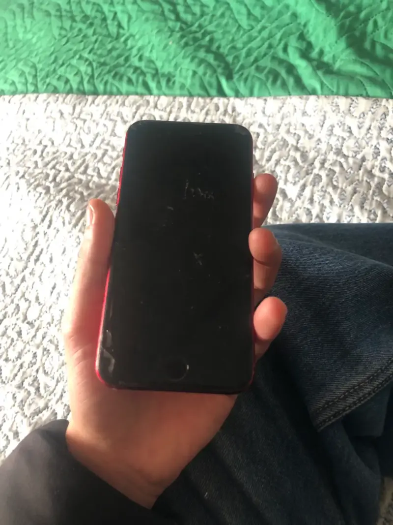 iPhone rojo (repuesto) - 2