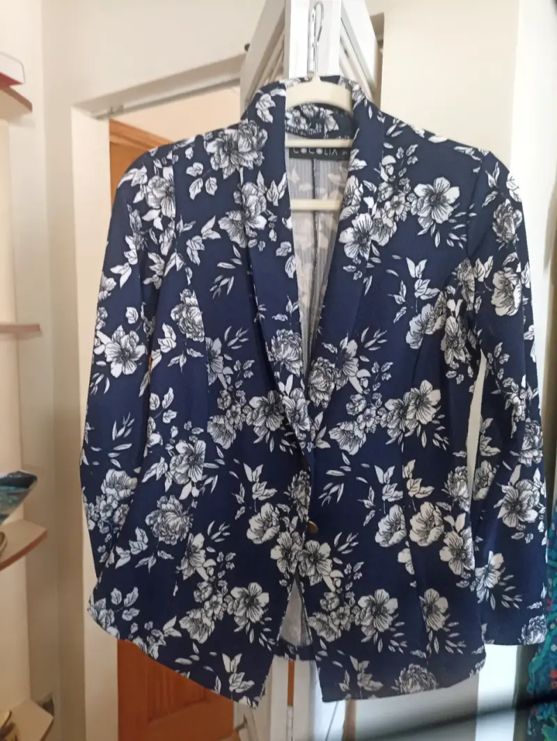 Blazer floral azul para mujer