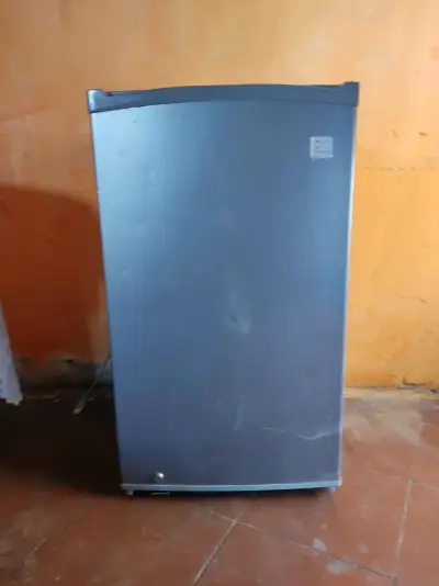 Refrigerador compacto de una puerta - miniatura 2