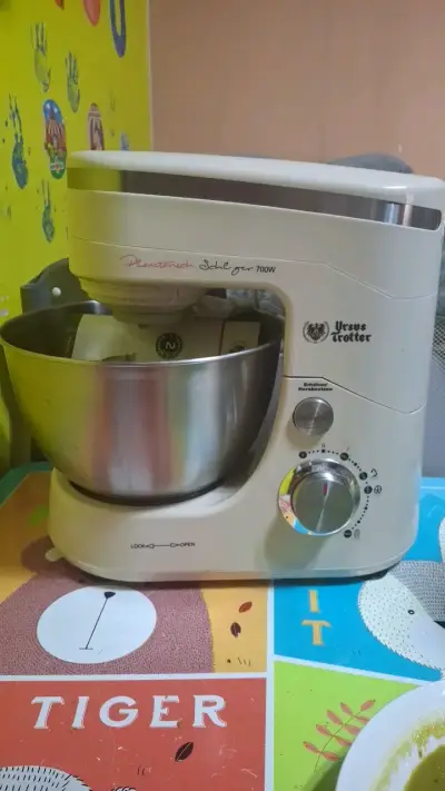 Batidora amasadora Ufesa potente 700W - miniatura 2