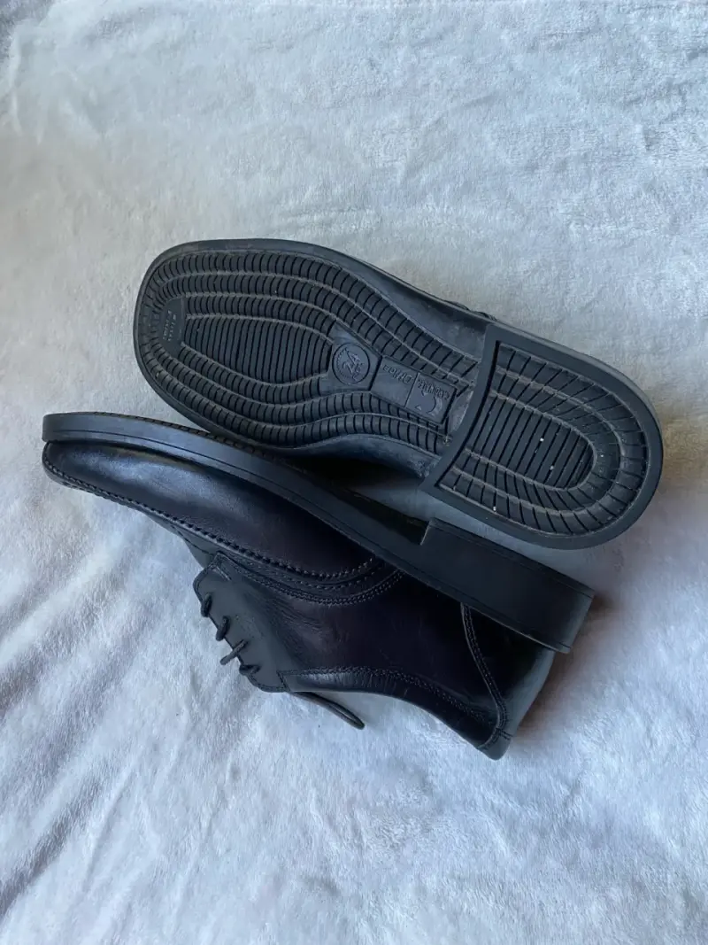 Zapatos formales de cuero negro para hombre - 4