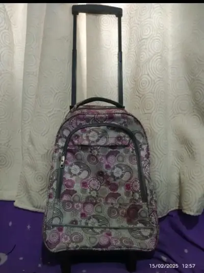 Mochila con ruedas estampada floral - miniatura 1
