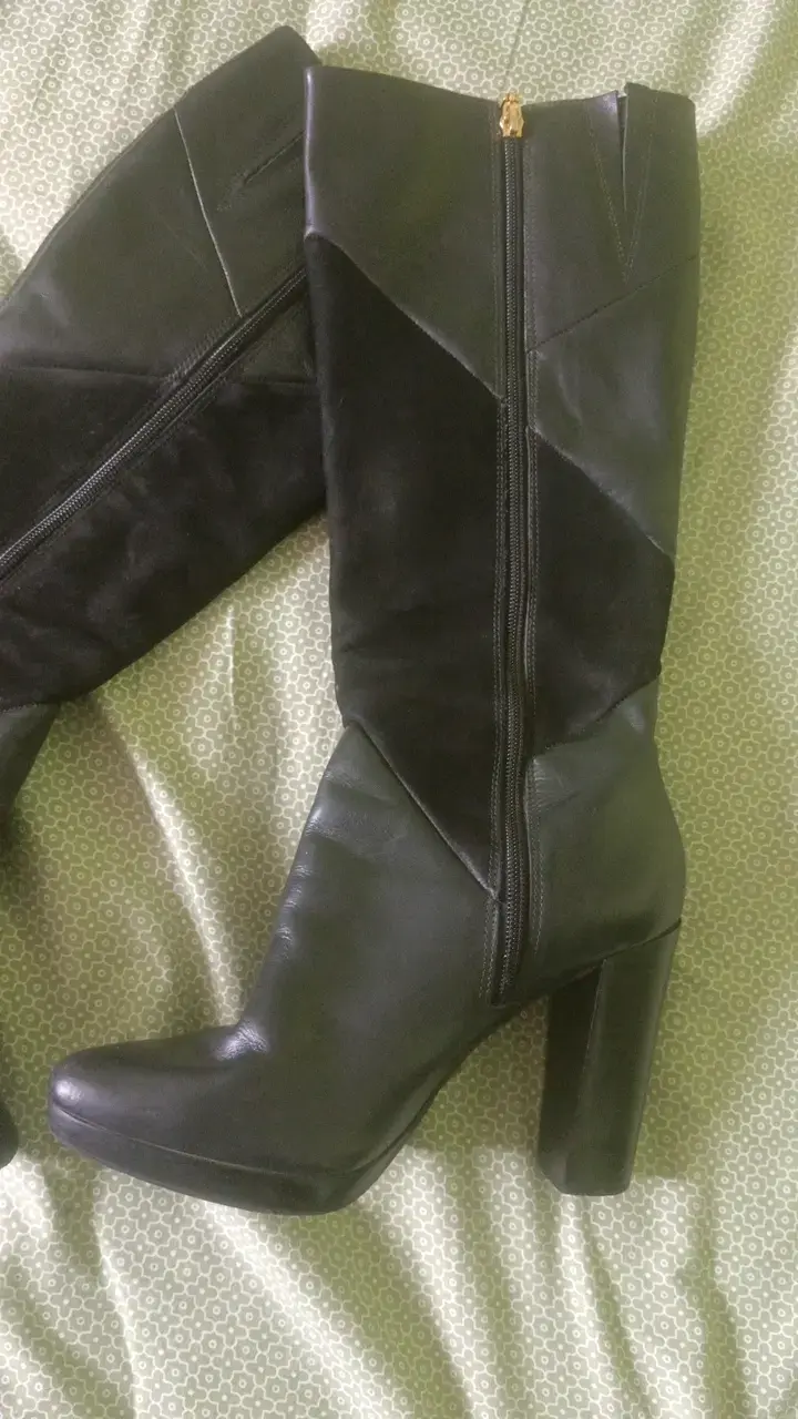 Botas de cuero negras con tacón alto - 1