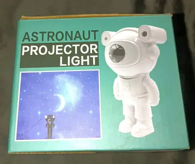Proyector LED astronauta con control remoto - miniatura 3