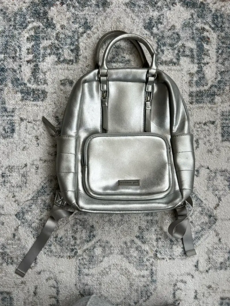 Mochila plateada Madden Girl - 1