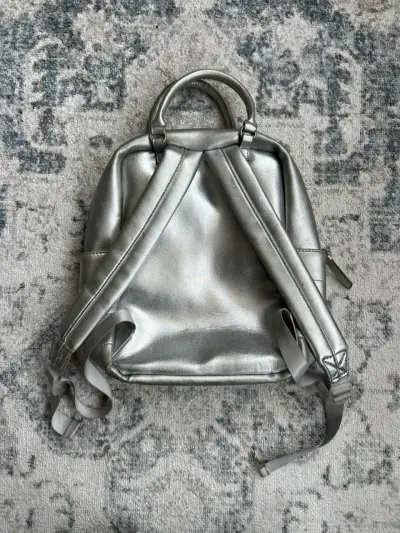 Mochila plateada Madden Girl - miniatura 2