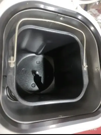 Panificadora eléctrica con cubeta removible - miniatura 1
