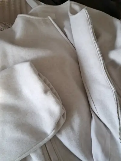 Chaqueta corta beige Zara nueva - miniatura 3