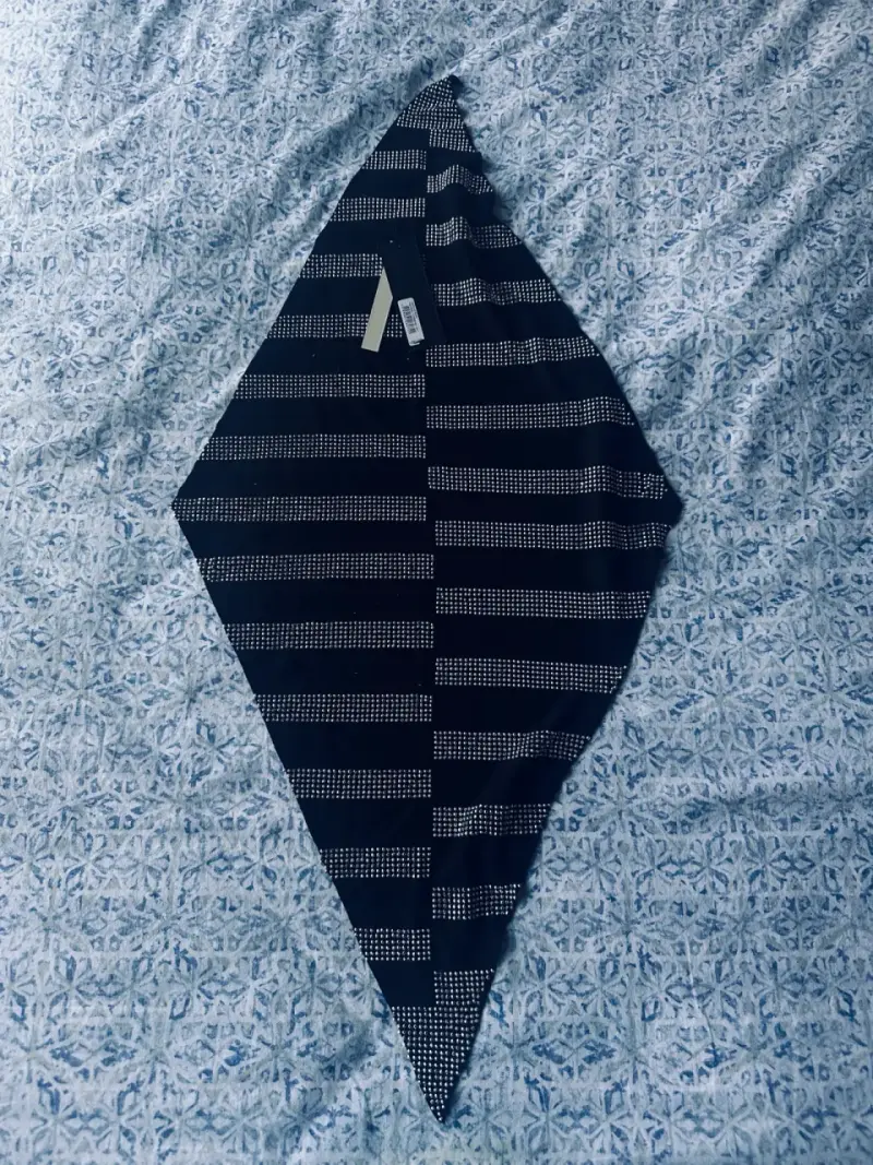 Pañuelo negro con detalles brillantes Isadora - 2
