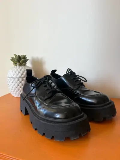 Zapatos de plataforma negros estilo chunky - miniatura 1