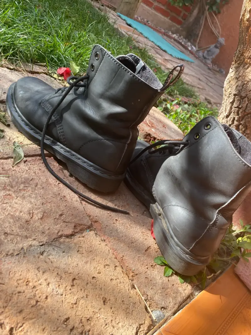 Dr Martens Botines negros de cuero - 4