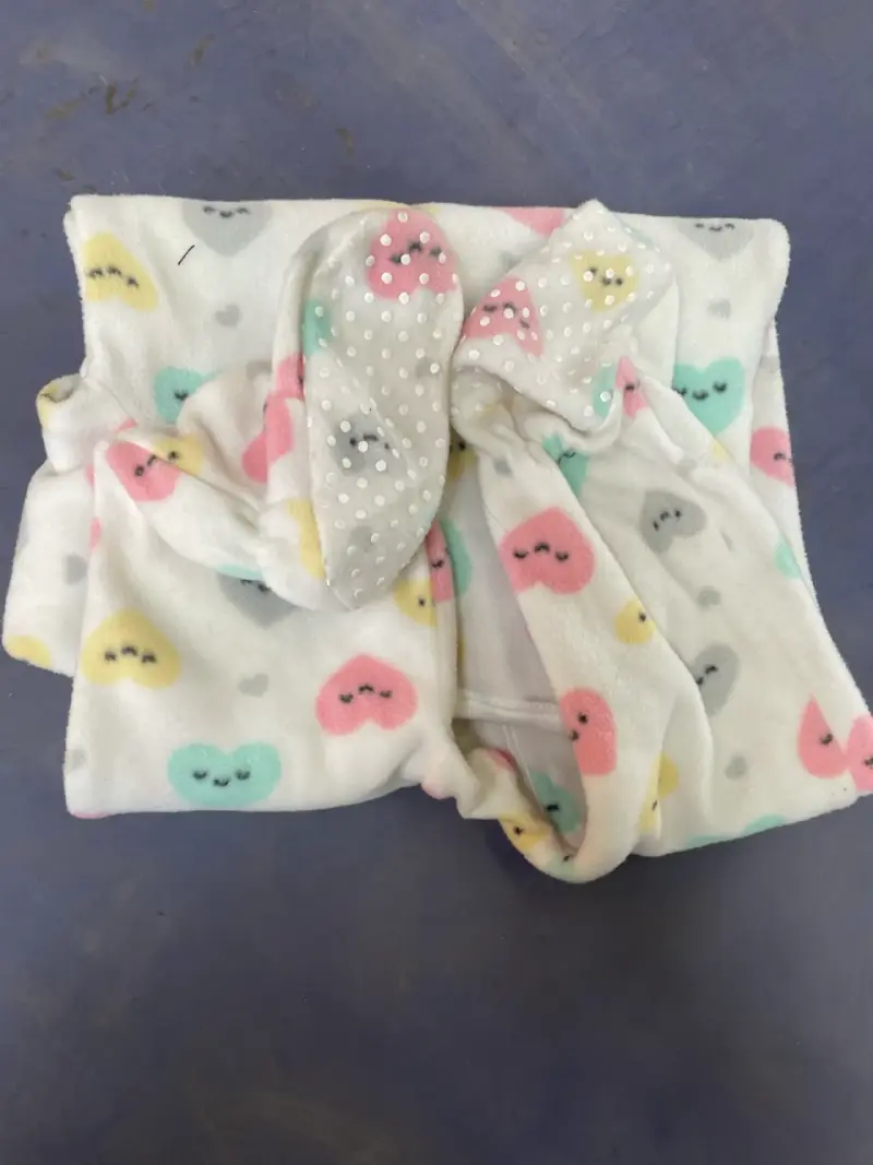 Pijama de polar para bebé 36M con estampado de corazones - 2