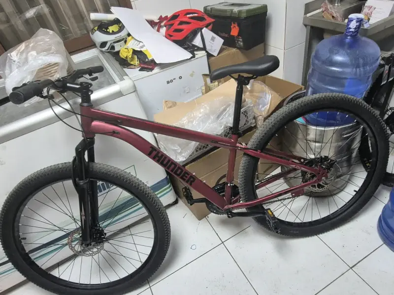 Bicicleta Thunder MTB roja de montaña