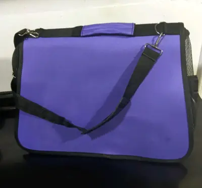 Maletín morado con diseño kawaii - miniatura 3