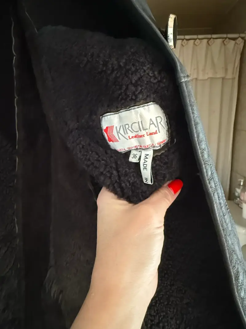 Abrigo de cuero negro con forro de lana - 6