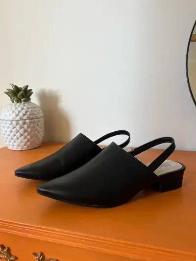 Zapatos mule negros de cuero con tacón bajo - miniatura 1