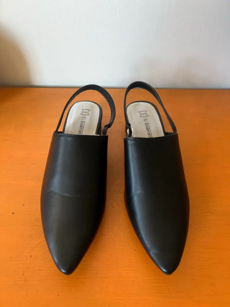 Zapatos mule negros de cuero con tacón bajo - 2