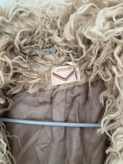 Abrigo de piel sintética Umbrale beige - miniatura 1